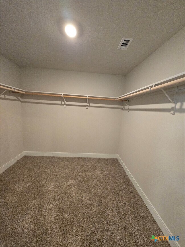 Building Photo - 1420 Parkwood