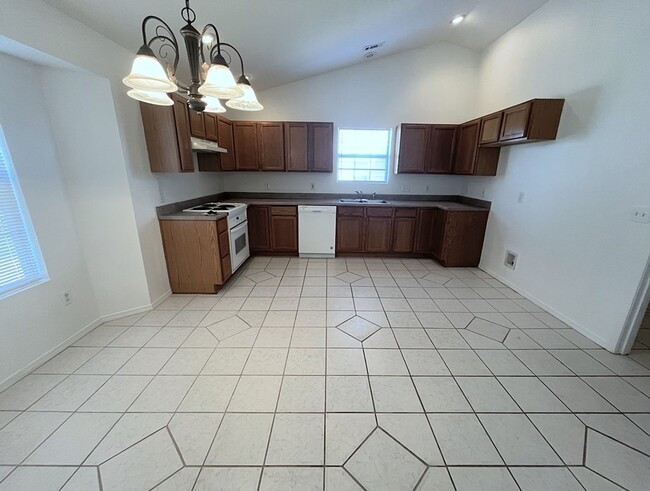 Building Photo - Leasing