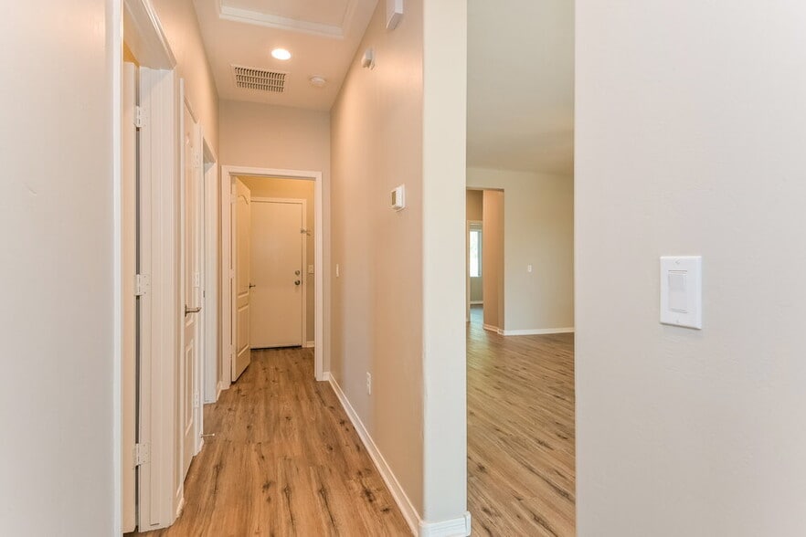 Building Photo - 14214 N Spear Point Way