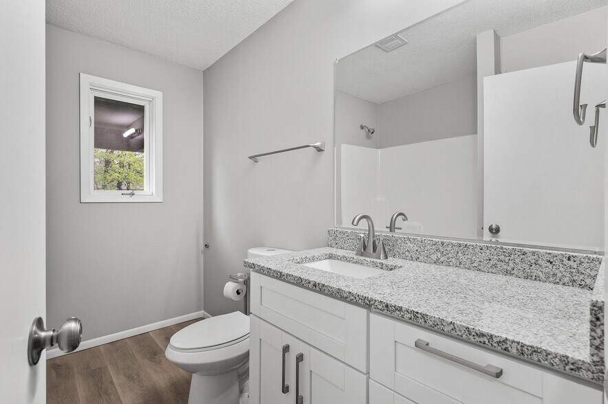 Building Photo - 5801 Covington Ter