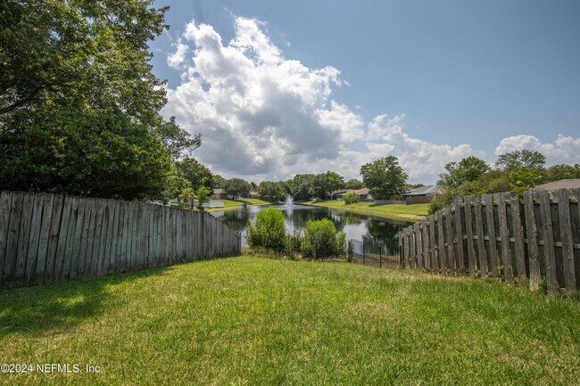 Building Photo - 3158 Ash Harbor Dr E