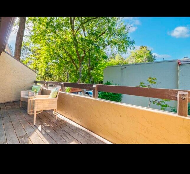 Building Photo - 310 Tradewinds Dr