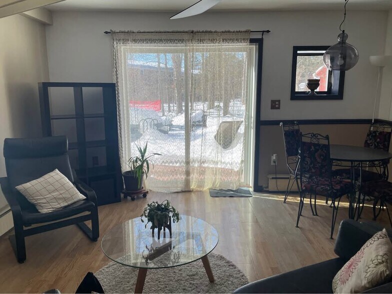 Building Photo - 16 Bonticou View Dr