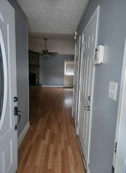 Building Photo - 1594 Menola Ct