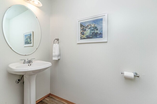 Guest Bathroom - 16117 1st Ave NE