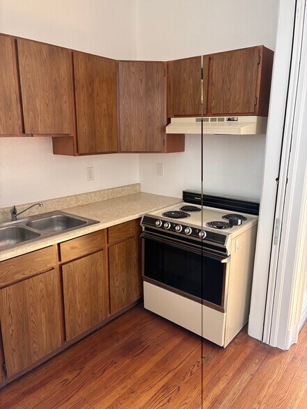 Kitchen - 1516 Third St