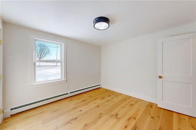 Building Photo - 3211 Main Rd