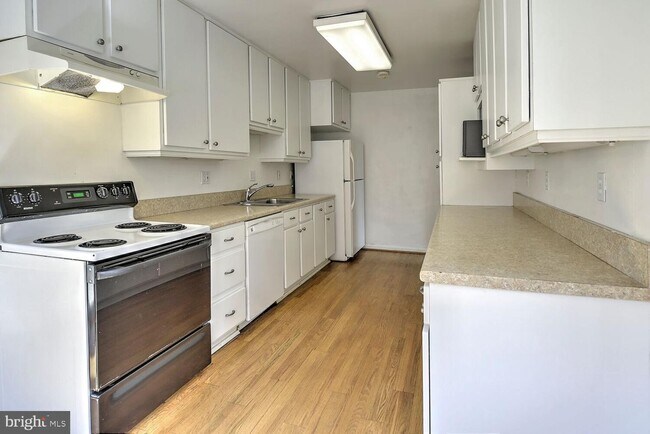 Building Photo - 4503 Gretna St