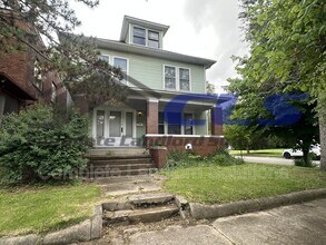 Building Photo - 1301 S 9th St