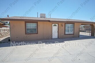 Building Photo - 216 S Schutz Dr