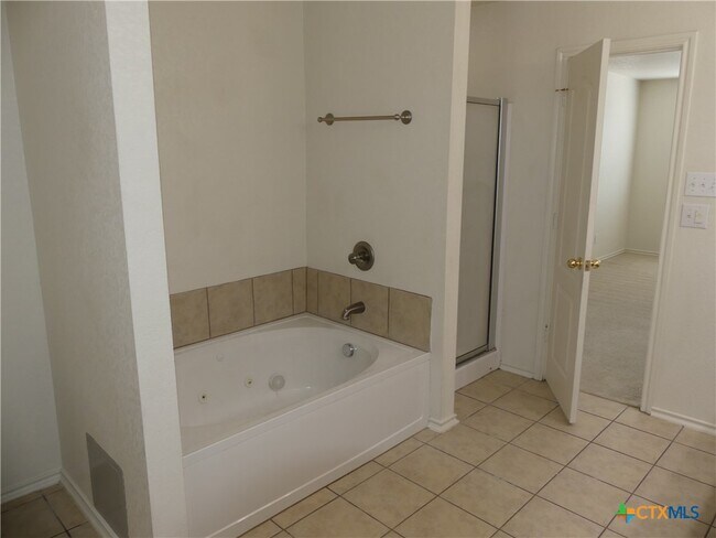 Building Photo - 664 Northern Lights Dr