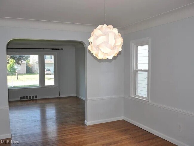 Building Photo - 4302 Silsby Rd