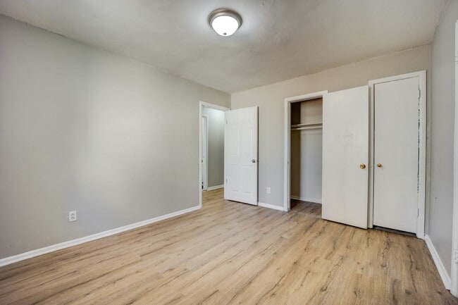 Building Photo - SF-067-1216 &amp; 1218 North 35th Street Duplex