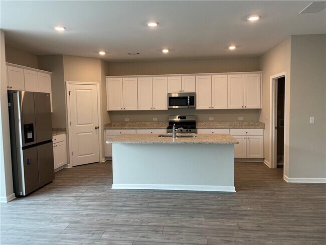 Building Photo - 4636 Waxwing St