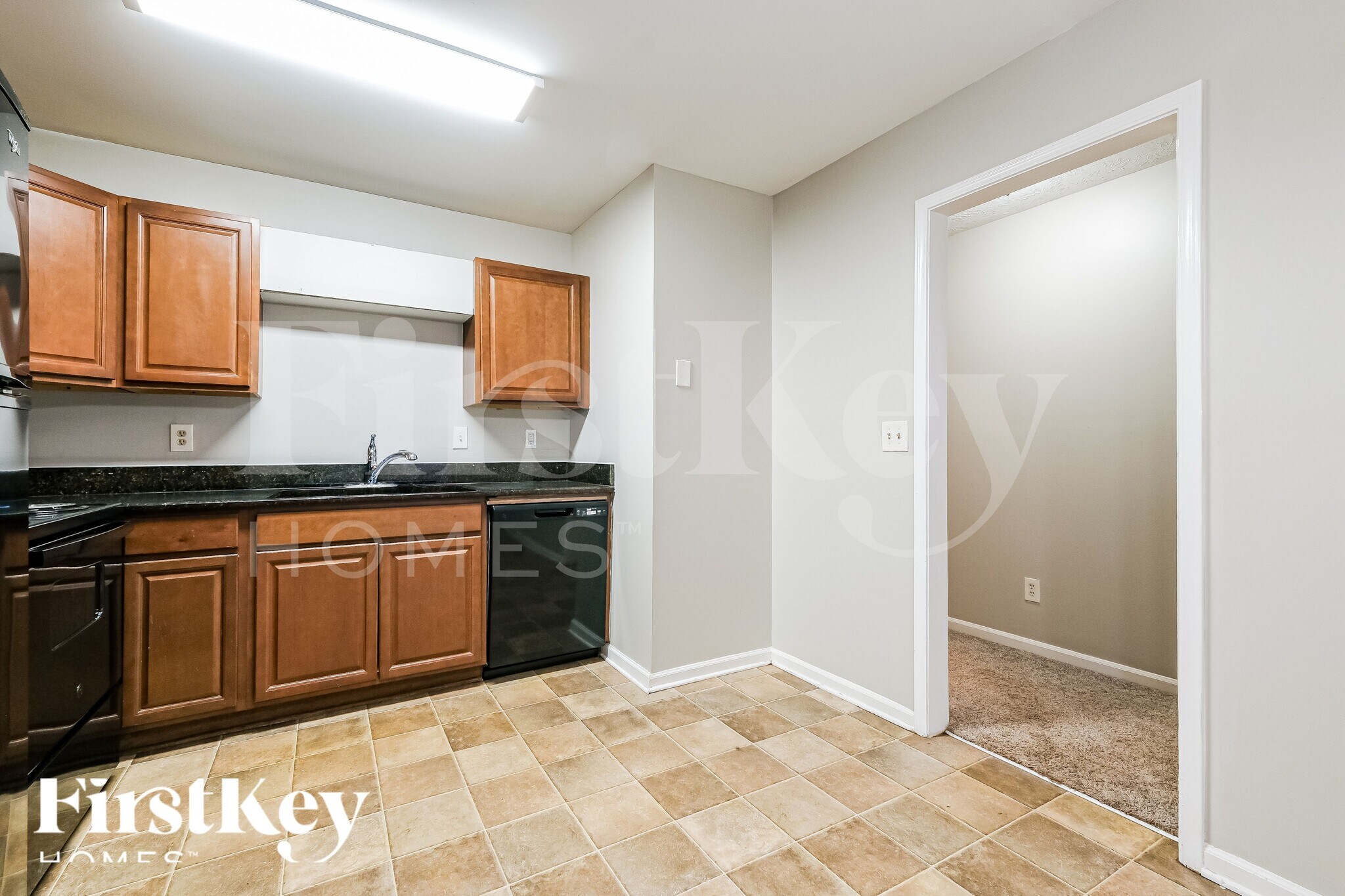 Building Photo - 5266 Ridge Forest Dr