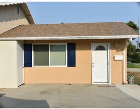 Building Photo - Granada Hills studio w/appliances + privat...