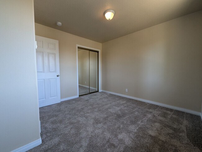 Building Photo - 3-Bedroom, 1.5-Bath Home In Bethel Danebo ...