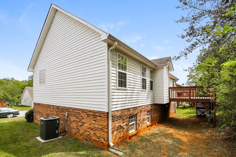 Building Photo - 330 Braeburn Dr