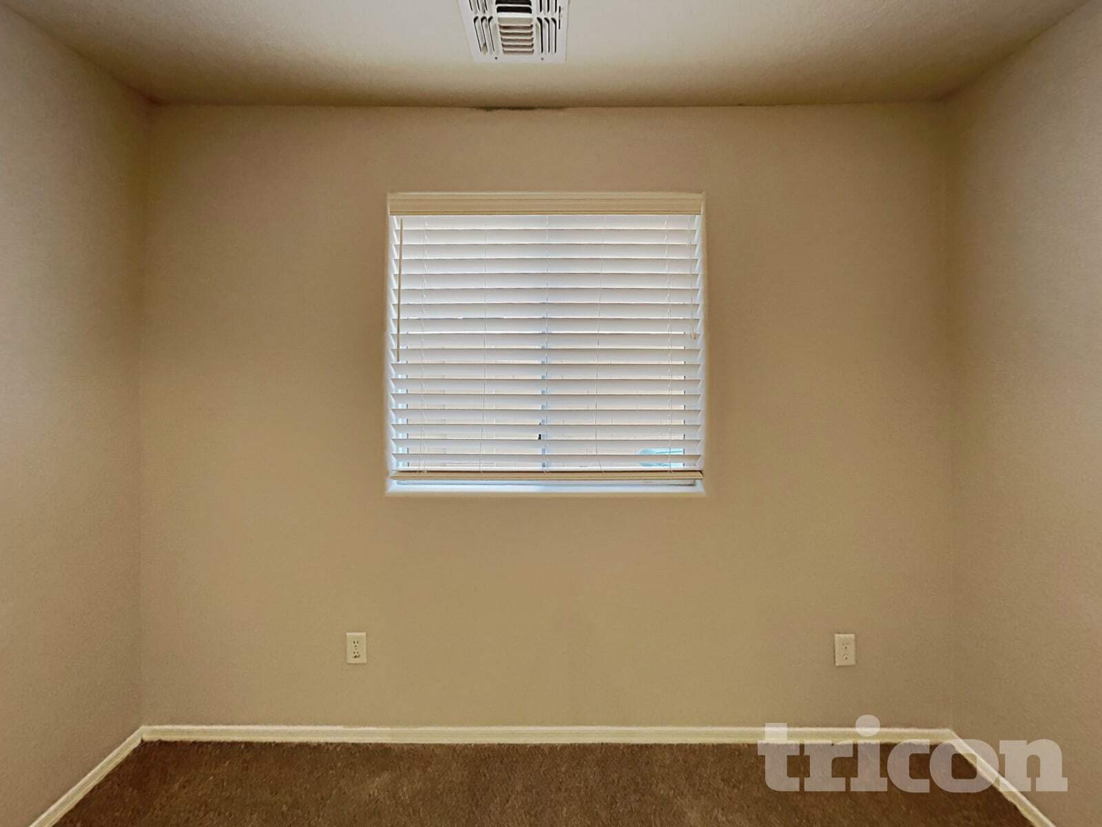 Building Photo - 41180 W Bravo Dr