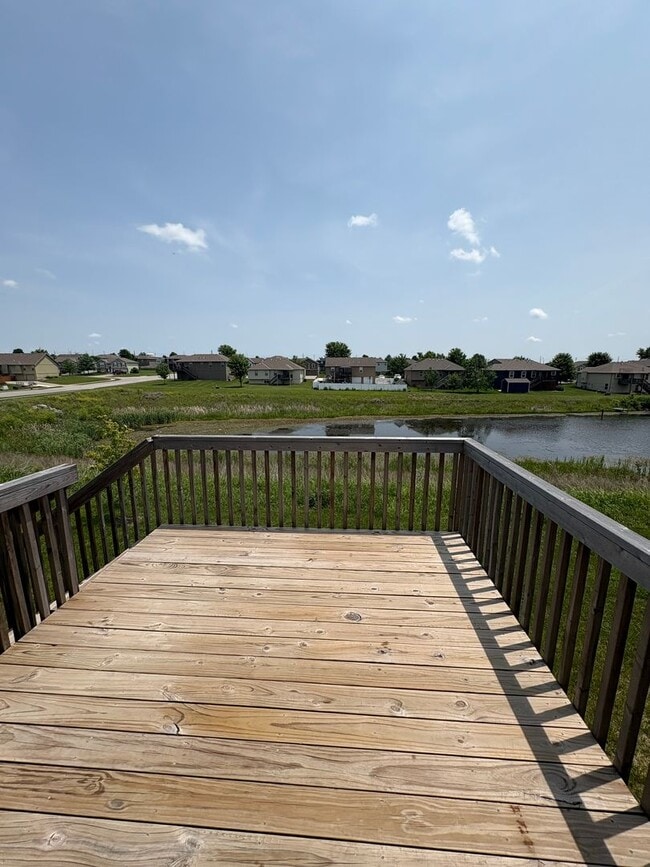 Building Photo - 705 Poplar Cir