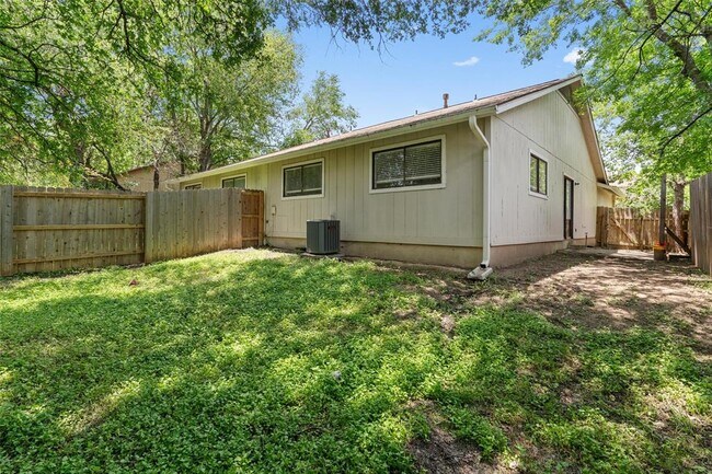 Building Photo - 11411 Walnut Ridge Dr
