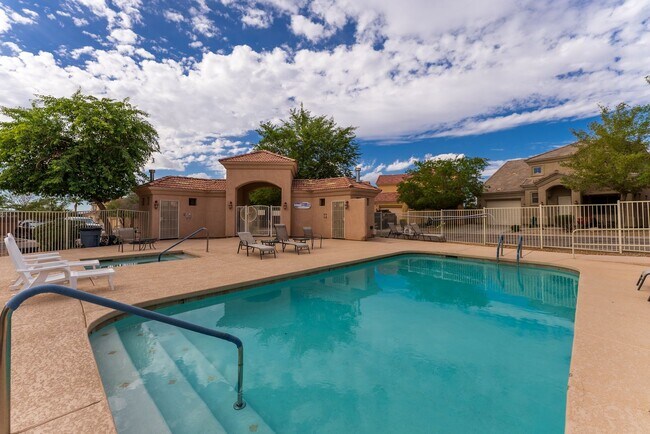 Building Photo - Gated Community 2 Bed/2 Bath Condo Furnished Long term Boat deep garage