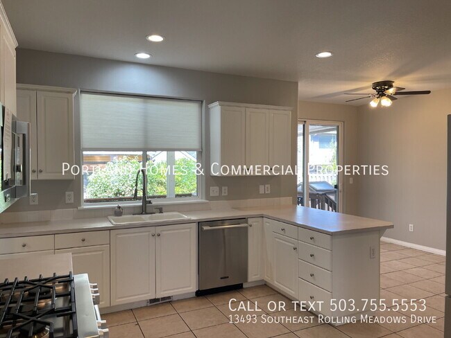 Building Photo - 13493 SE Rolling Meadows Dr