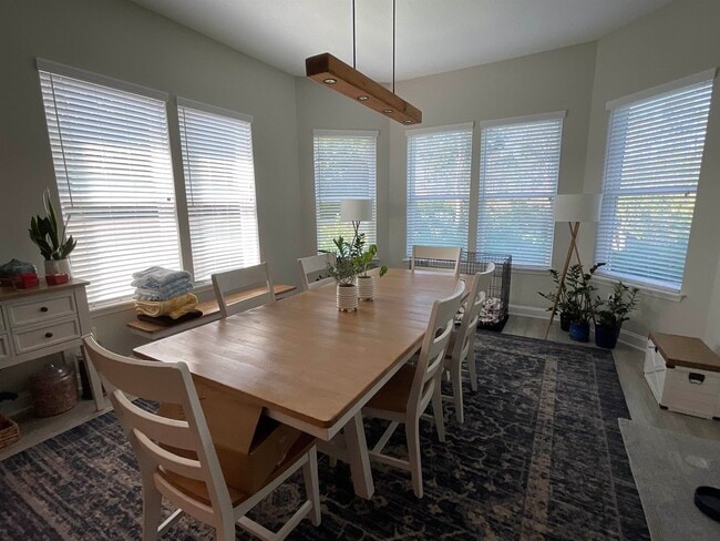 Building Photo - 409 Pescado Dr