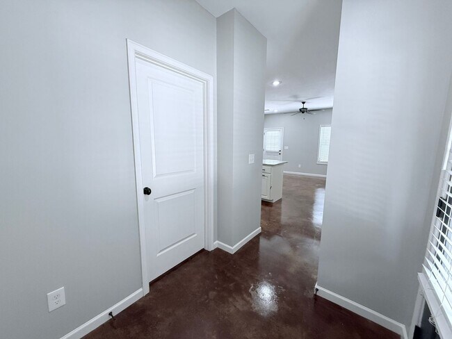 Building Photo - 101 Private Rd 4017