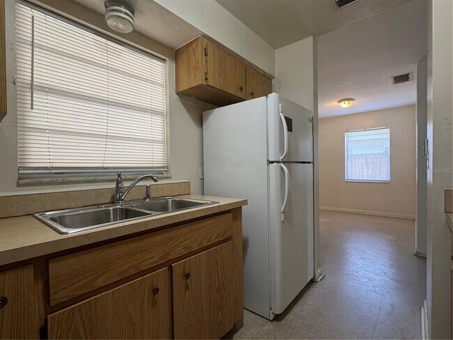 Building Photo - 1421 Noble Pl