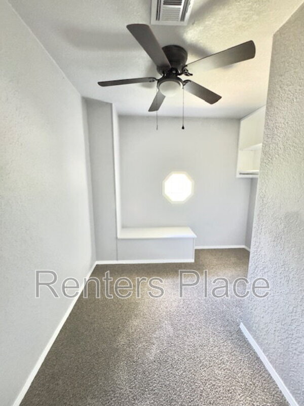 Building Photo - 1400 N Ironwood Pl
