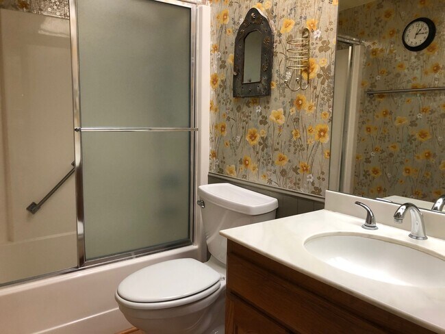 Building Photo - Lovely Home in 45+ Active Adult Community of Leisure World Available May through October 2025!