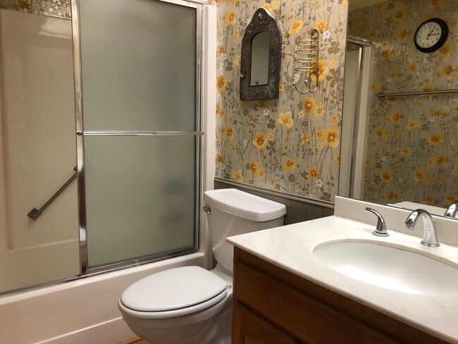 Building Photo - Lovely Home in 45+ Active Adult Community of Leisure World Available May through October 2026!