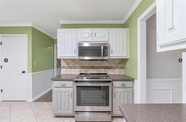 Building Photo - 1880 Meadowchase Ct