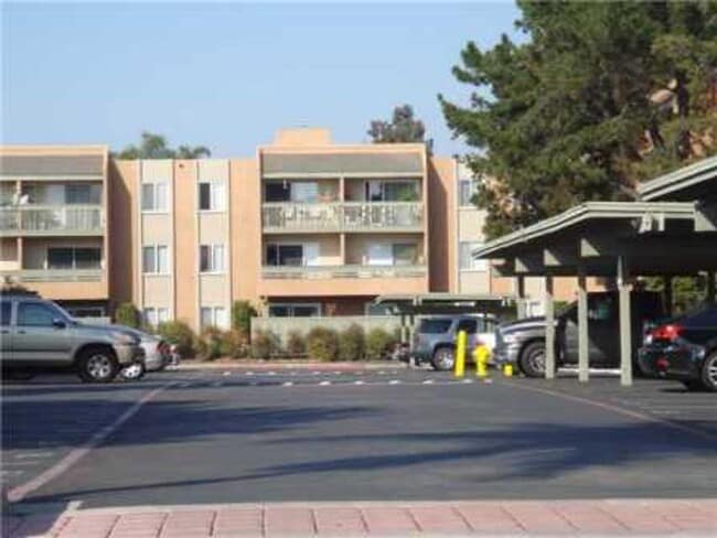 Building Photo - Spacious 1BR Condo in the Heart of Normal Heights – Prime Location + Parking! (Pre-leasing! Move ...