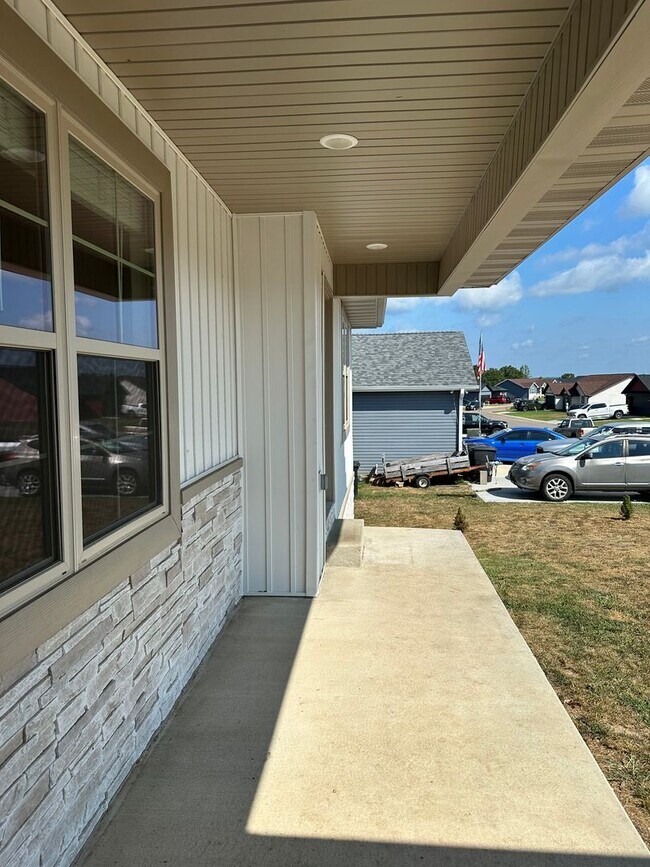 Building Photo - Now LEASING in Summit Pass! Available May 18, 2026!