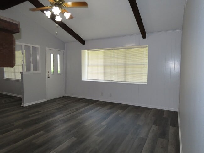 Building Photo - Whitehouse ISD - 3 Bedroom, 2 Bath Duplex, Lawn Care Provided!