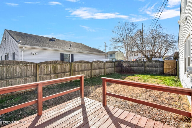 Building Photo - 32 Dakota Ave