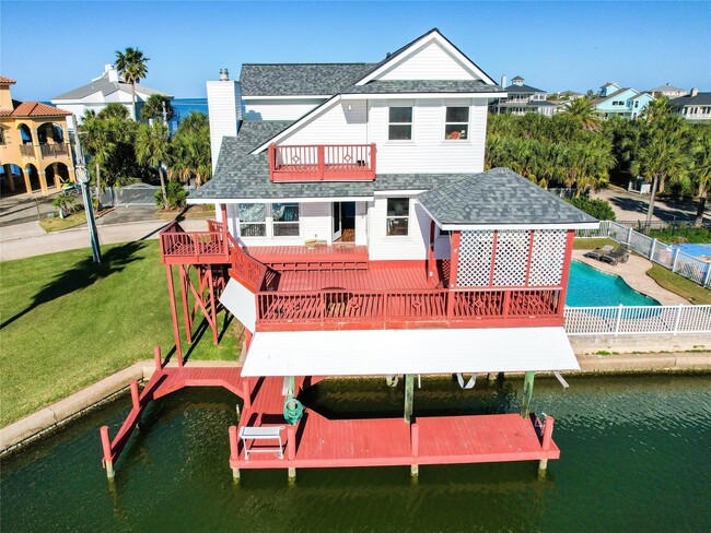 Building Photo - 16619 Bayfront Dr