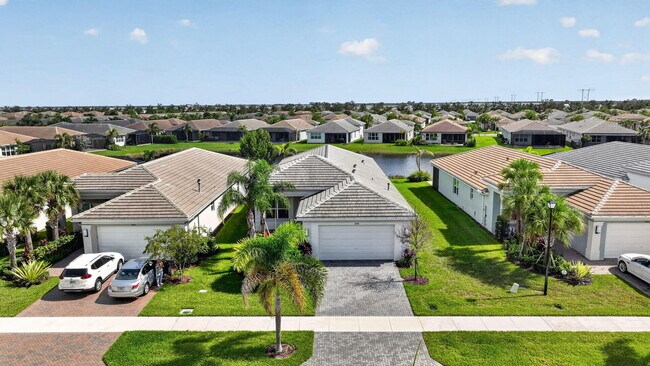 Building Photo - 13352 SW River Rock Rd