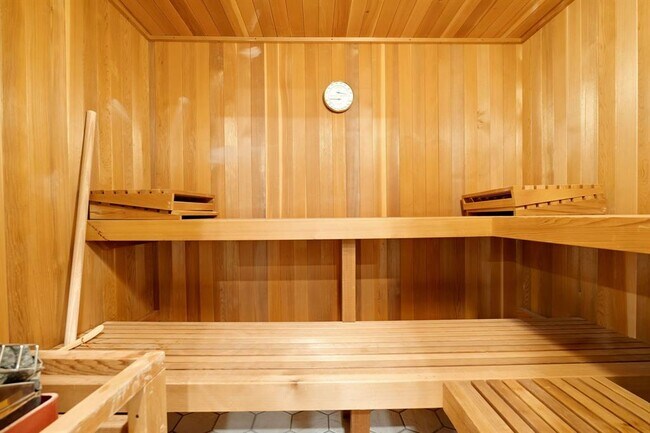 Building Photo - 1716 Bartoncliff Dr