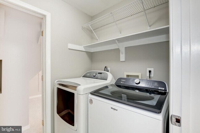 Building Photo - 2408 Ripplemeade Ct