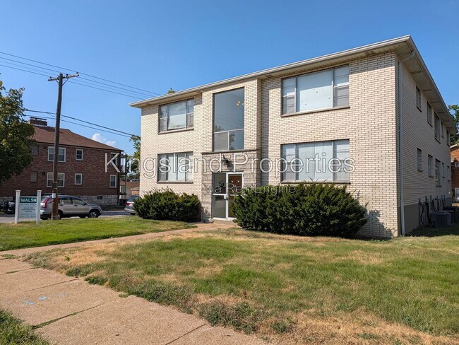Building Photo - 5353 Walsh St
