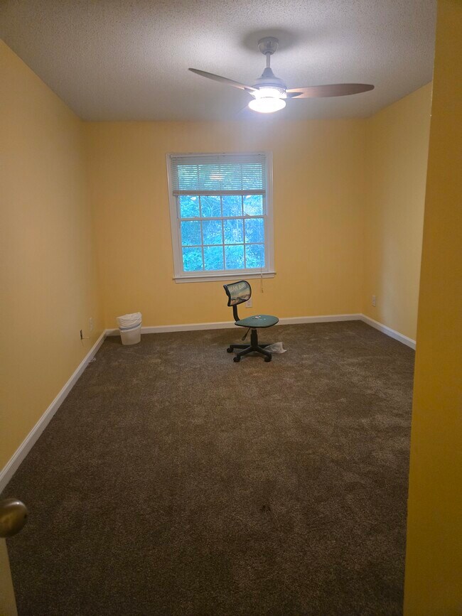 Building Photo - 80 Place Fontaine