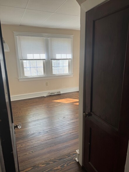 1st Bedroom - 9 S Brandywine St