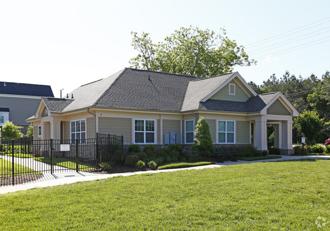 Leasing Office - Emerson Glen
