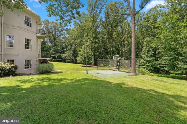 Building Photo - 532 Springvale Rd