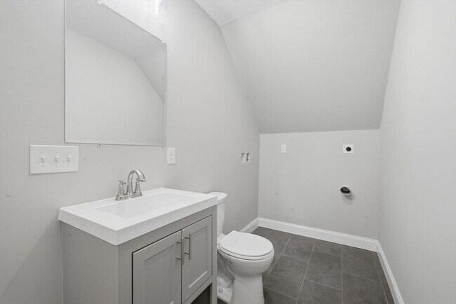 Building Photo - 1 Clough St