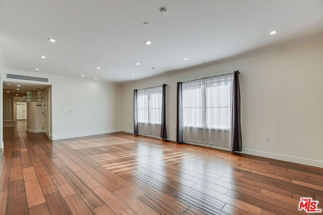 Building Photo - 918 S Wooster St