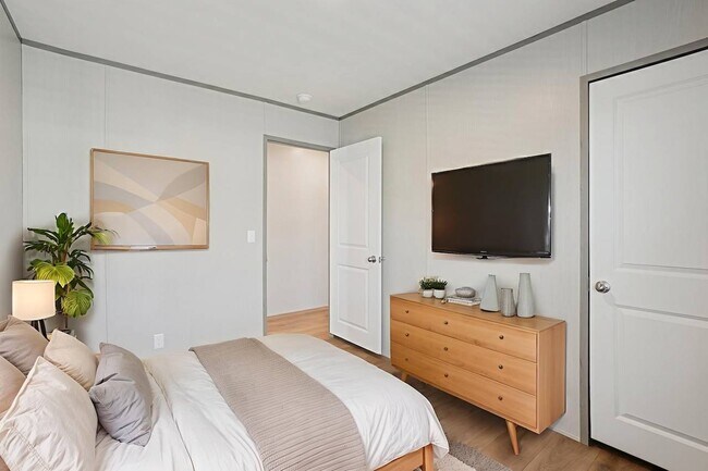 Building Photo - 1606 Fox Dr